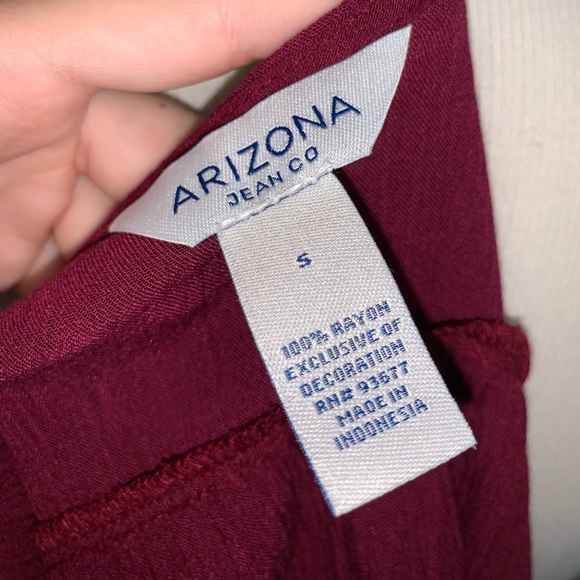 Maroon flowy tank top from Arizona Jean Co. - Picture 3 of 3